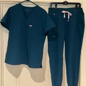Figs Deep Blue Scrub Set size medium Catarina Top and Zamora Joggers